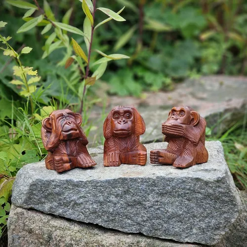 Produktbild Budawi® 3er Set Holz Affen klein „Nichts sehen, Nichts hören, Nichts Sagen“