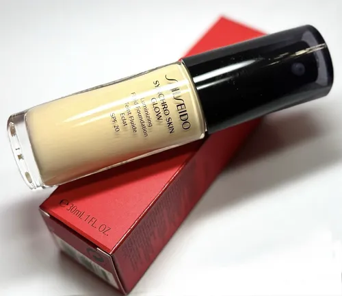 Shiseido Synchro Skin Glow Luminizing Fluid Foundation Spf20 Golden 2 30ml