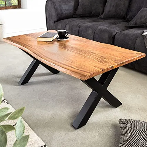 Riess Ambiente Massiver Couchtisch Mammut 120cm Akazie Natur - Wohnzimmertisch mit einzigartiger Akazienholzplatte und stylischem X-Gestell aus schwarzem Metall, handgefertigt und ein Unikat für ein modernes Wohnambiente.