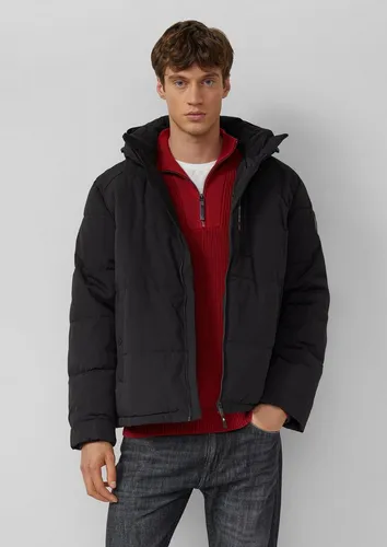 s.Oliver Wasserabweisende Pufferjacke mit abnehmbarer Kapuze - Stylische Pufferjacke mit abnehmbarer Kapuze, ideal für wechselhaftes Wetter. Wattiert, winddicht und atmungsaktiv – perfekt für den täglichen Einsatz.