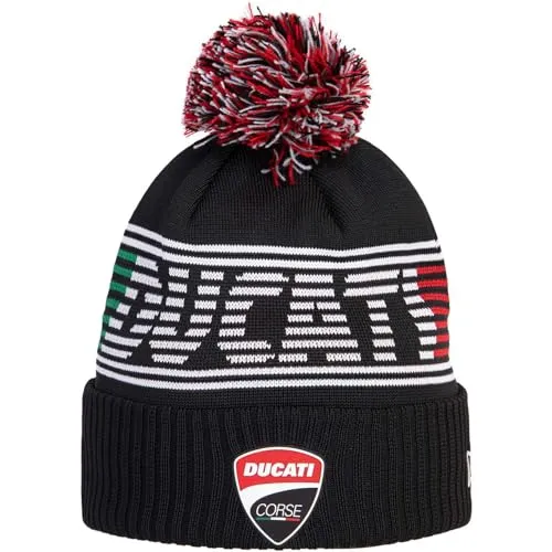 New Era Ducati Cuff Bobble Beanie Wintermütze - Stylische Wintermütze mit Ducati Corse Logo und gestickter New Era Flag. Perfekt für kalte Tage und ein echter Hingucker für Ducati-Fans.