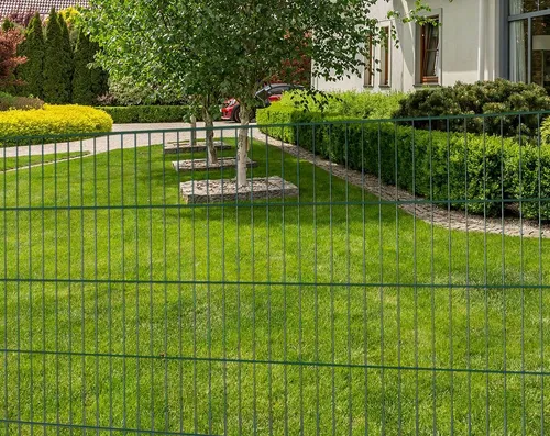 Einstabmatten grün RAL6005 75cm x 200cm ohne Pfosten - Metallzäune für individuelle Zaungestaltung, robust und wetterbeständig, ideal für private und gewerbliche Nutzung.