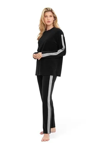 Rösch Nicki-Hausanzug mit Seitenstreifen in Silber-Lurex - Schlafanzüge für Damen, kuschelige Nicki-Qualität mit seitlichen Lurex-Glanzelementen für einen eleganten Look.
