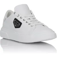 Lo-Top Turnschuhe Iconic Plein von PHILIPP PLEIN - Elegante Lo-Top-Sneakers aus hochwertigem Leder, ideal für stilvolle Outfits. Die gepolsterte Innensohle sorgt für hohen Tragekomfort, während das schlanke Design Leichtigkeit und Klasse vereint.