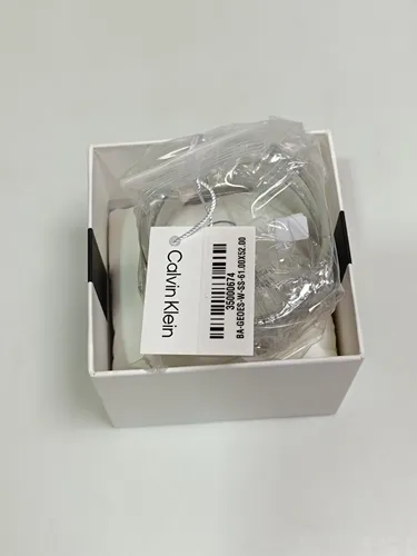 Calvin Klein Damen Armreif GEOMETRIC ESSENTIALS aus Edelstahl - Elegantes Damen-Armband aus hochwertigem Edelstahl 316L mit einzigartigem geometrischem Design. Verstellbare Größe für optimalen Komfort und perfekten Sitz, ideal für jeden Anlass.