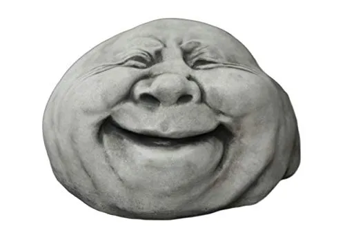 Lachendes Steingesicht