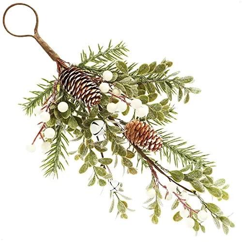 com-four® Hänge Deko Weihnachten - Türschmuck für Weihnachten - Weihnachtsdeko zum Hängen - Wanddekoration Christmas (37cm - weiße Beeren/Zapfen)