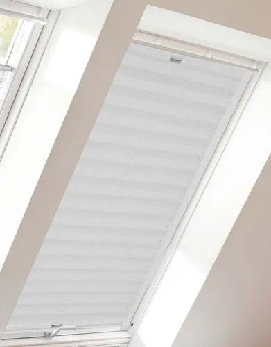 sunlines Dachfensterplissee Young Style Crush, Lichtschutz für Velux-Fenster - Individuell angefertigtes Dachfensterplissee »Young Style Crush« bietet effektiven Sicht- und Sonnenschutz. Die stufenlos verstellbaren Plissees mit trendiger Knitteroptik passen sich jedem Einrichtungsstil an und sorgen für optimale Lichtkontrolle.