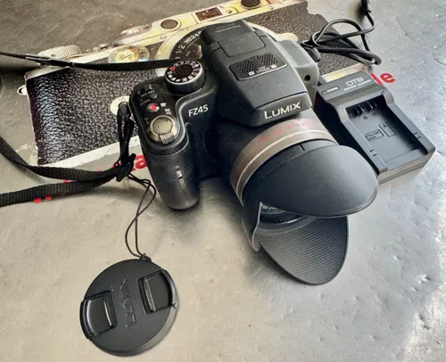 Panasonic Lumix DMC-FZ45 14,1 Megapixel Bridgekamera - Fotofachhändler