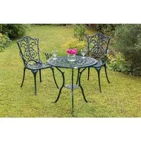 Merxx Lugano Gartenmöbelset 3tlg. – 2 Sessel & 1 Tisch in Grün - Gartenmöbel-Set aus Aluminiumguss mit klassischem Design und filigranen Ornamenten. Ideal für stilvolle Außenbereiche. Maße: Sessel 55x50x89 cm, Tisch Ø70x68 cm.