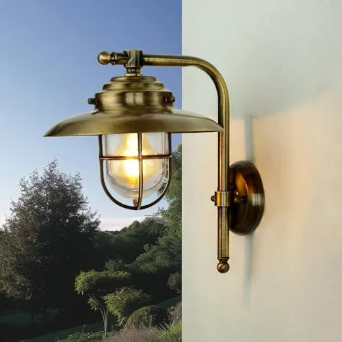 Maritime Wandleuchte aus robustem Messing mit Glas - Wetterfeste Außenleuchte für Haus und Hof, IP43 Schutz, ideal für Garten und Terrasse, stilvolles maritimes Design.