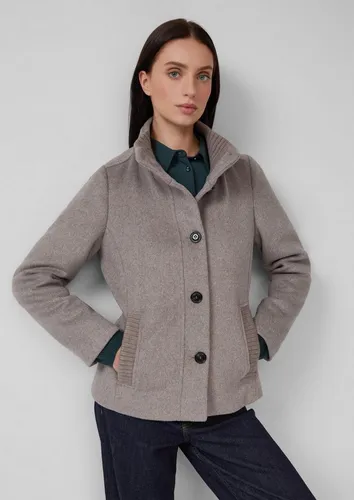 s.Oliver Funktionsjacke - Stylische Wollmix Jacke mit Knopfleiste - Funktionsjacken mit Stehkragen und Slim-Fit-Design, ideal für kühle Tage und Outdoor-Aktivitäten. Praktische Taschen bieten zusätzlichen Komfort.