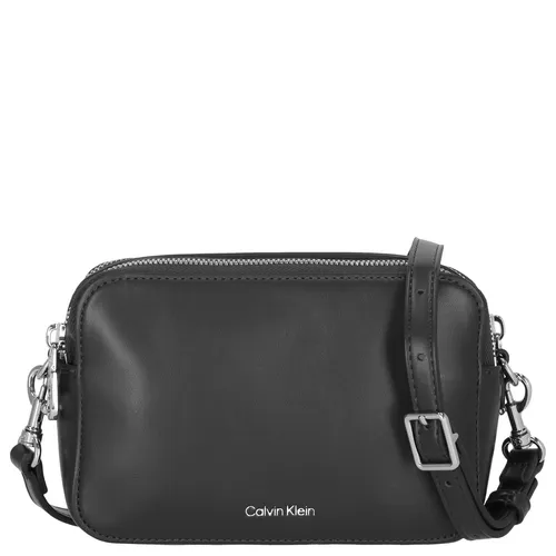 Calvin Klein Umhängetasche CK Webbing Double Strap Camera Bag - Minitasche mit 2 geräumigen Fächern, abnehmbaren Schulterriemen und modischen Metall-Reißverschlüssen - ideal für stilvolle Aufbewahrung und vielseitigen Einsatz.