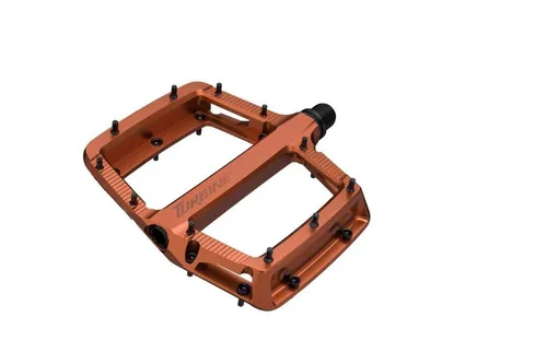Race Face Turbine Pedals Orange - Fahrradpedale mit herausragender Griffigkeit und Leichtigkeit, ideal für anspruchsvolle Mountainbiker und Trail-Enthusiasten.