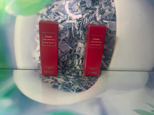 Cartier Déclaration Eau de Toilette für Herren, 10 ml Miniatur - Entdecken Sie den Cartier Déclaration Duft für Herren in praktischer 10 ml Miniatur. Ideal für Reisen oder als Ergänzung Ihrer Sammlung. Kompakt und stilvoll für den anspruchsvollen Mann.