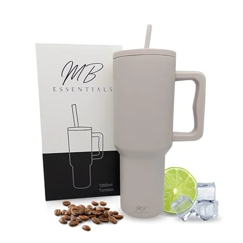 MB Essentials Thermobecher mit Strohhalm & Henkel – 1200ml Edelstahl Becher to go | Isolierter Tumbler mit Deckel & Griff | für warme & kalte Getränke | Geschenkidee (Beige)