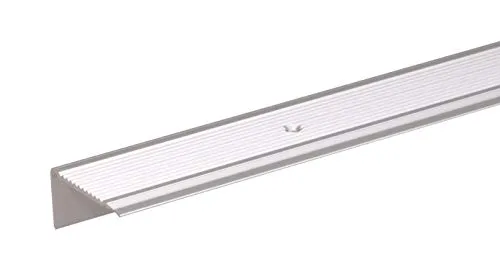 Alberts Treppenkanten-Schutzprofil 490447 | Aluminium, eloxiert, gebohrt | 1000x43x23 mm - Hochwertiges Treppenkanten-Profil aus silberfarbig eloxiertem Aluminium, ideal für sicheren und stilvollen Einsatz. Maße: 1000 x 43 x 23 mm, gebohrt für einfache Montage.