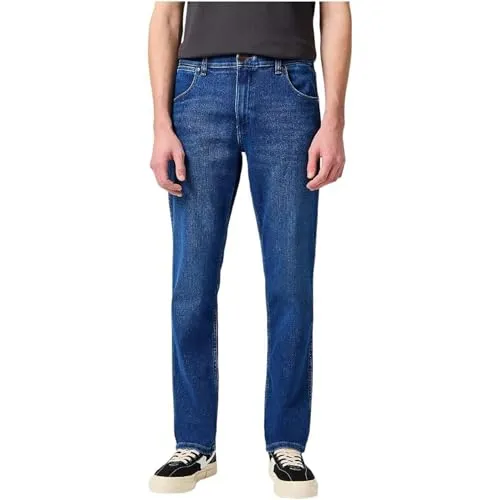 Wrangler Herren-Jeans Greensboro - Regular Fit, Straight Leg - Bequeme Wrangler-Jeans mit regulärer Passform und geradem Bein, ideal für jeden Anlass. Zeitloser Stil mit hohem Tragekomfort aus 94% Baumwolle, perfekt für den Alltag.