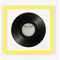 K-Möbel Schallplattenrahmen Gelb 40x40cm mit Passepartout - Eleganter 40x40 cm Schallplattenrahmen aus Echtholz, ideal zur stilvollen Präsentation Ihrer Vinyl-Sammlung. Schützt vor Staub und UV-Strahlung, mit einfachem Wechselmechanismus für Ihre Lieblingsplatten.