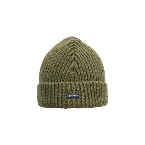 Devold of Norway Nansen Wool Beanie olive (388A) 58 - Warme Wintermütze aus 100% norwegischer Wolle, ideal für kalte Tage beim Skifahren oder im Alltag. Klassischer Retro-Stil kombiniert mit optimaler Wärmeisolierung und Atmungsaktivität.