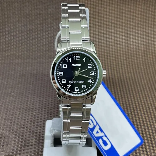CASIO Damen Analog Quarz Uhr LTP-V001D-1 mit Edelstahl Armband - Elegante Armbanduhr für Damen (Ø 25 mm) mit präzisem Quarzwerk und robustem Edelstahlarmband – perfekt für jeden Anlass.