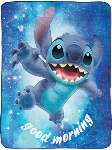 BERONAGE Disney Lilo & Stitch Wohndecke Out of The World 150x200 cm - Bettdecken – Flauschige Flanell Fleece Kuscheldecke mit Disney-Motiv, ideal zum Einkuscheln für Kinder und Erwachsene.