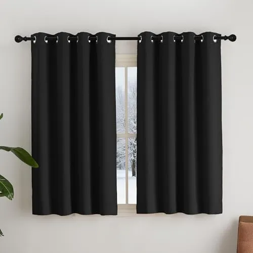 NICETOWN Schwarze Blickdichte Gardinen für Kleine Fenster Verdunkelungsvorhang mit Ösen 2er Set H145 x B140 cm Fenstervorhang Kurz Thermovorhang Kälteschutz Black Out Curtains