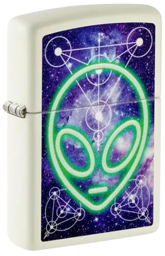 Zippo Sturmfeuerzeug - Alien Glow-in-The-Dark - Kaminzubehör mit windfestem Design und kultigem Alien-Style. Nachhaltig, nachfüllbar und mit lebenslanger Garantie – das ideale Geschenk für Feuerzeug-Liebhaber.