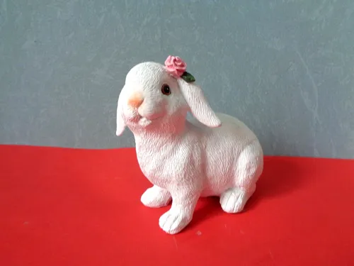 GILDE Deko Hase Osterhase Rose sitzend weiß Kunstharz 12x14x8,5 cm