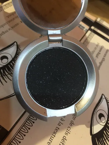 Perrigo Lidschatten T.Leclerc Ombre A Paupieres Mono 10 Noir Precieux - Hochwertiger Lidschatten in tiefem Schwarz für einen intensiven Look, ideal für kreative Augen-Make-ups und besondere Anlässe.