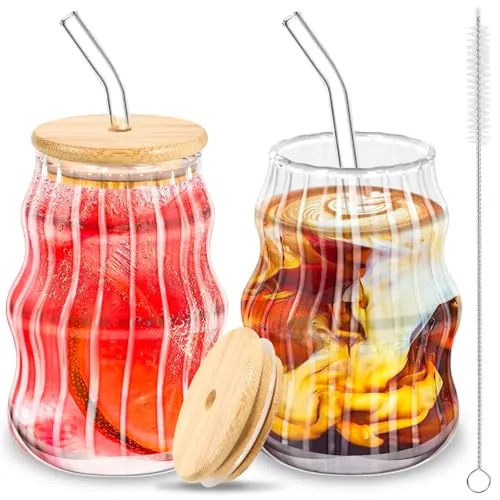 BUOAZR Latte Macchiato Gläser Set, 2 Stück 530ML Gestreifte Glasbecher, Eiskaffee Gläser mit Deckel, Trinkglas mit Glasstrohhalmen und Reinigungsbürsten, für Latte, Bier, Milch, Eiskaffee und Eistee