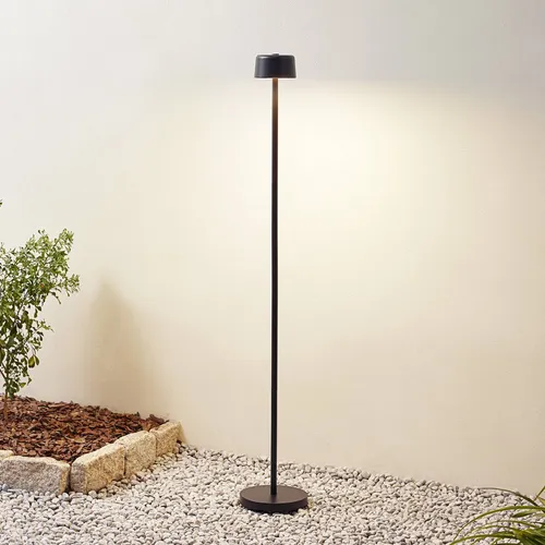 Lindby Außen-Stehlampe Isason, 1 x 2,5 W LED, warmweiß - Standleuchte aus Aluminium und Kunststoff, schwarz mit praktischer Dimmfunktion. Ideal für den Außenbereich mit 4 Stunden Akkulaufzeit und USB-C-Ladeoption.