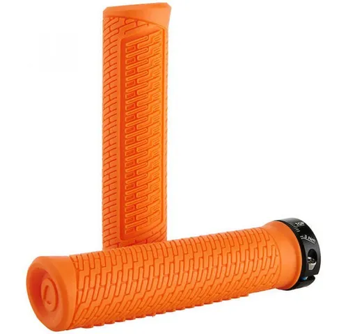 Procraft Lenkergriffe Standard Pro 136 mm Orange - Die Procraft Lenkergriffe Standard Pro bieten optimalen Grip und Kontrolle für sportliche Bikes. Mit ergonomischem Design und griffiger Oberfläche sind sie ideal für Trekking- und MTB-Fahrer, die Wert auf Komfort legen.