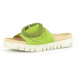 Gabor Damen Pantoletten - Best Fitting Slipper in Granny Green - Pantoletten für Damen mit flachem Absatz und Klettverschluss, ideal für hohen Tragekomfort und perfekten Sitz. Obermaterial aus Lack und Innenmaterial aus Leder für ein elegantes Design.