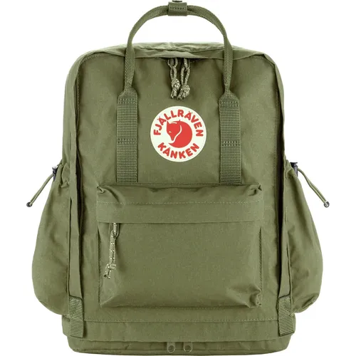 Fjällräven Unisex Kånken Outlong 18L Rucksack, Green - Daypacks und Businessrucksäcke, geräumiger Rucksack mit gepolstertem Laptopfach und umweltfreundlichem, recyceltem Material.