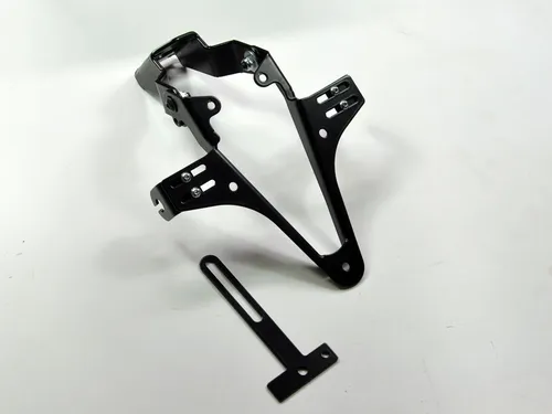 ZIEGER Kennzeichenhalter für MV Agusta F3 800 (2014-2018) - Hochwertige Kennzeichenhalterung aus pulverbeschichtetem Metall, speziell für MV Agusta F3 800, inklusive Montagezubehör für eine einfache Installation.