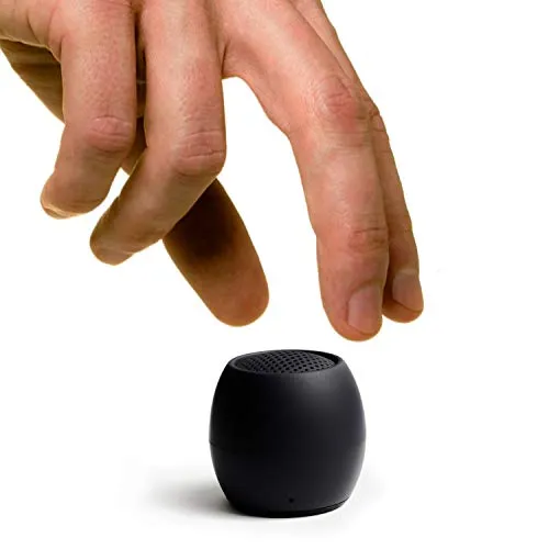 Boompods Zero Mini Bluetooth Lautsprecher - tragbarer Outdoor Lautsprecher, IPX6 Wasserschutz & 5 Std. Akkulaufzeit, Kabelloser Mini Musikbox mit Mikrofon & Selfie-Funktion für Reisen, Schwarz