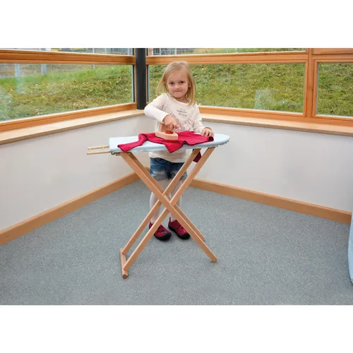 EDUPLAY Bügelbrett mit Bügeleisen und Bezug - Bügelbrett aus Massivholz mit Baumwollbezug, ideal für kreative Rollenspiele ab 3 Jahren, Maße: 62 x 70 x 23 cm
