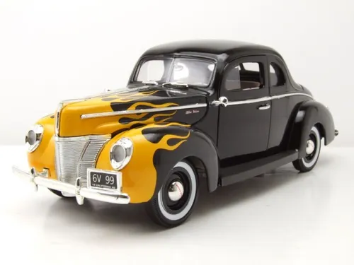 Ford Deluxe Coupe 1940 schwarz mit Flammen Modellauto 1:18 Motormax - Modellauto im Maßstab 1:18, detailgetreu mit öffnenden Hauben und Türen, ideal für Sammler und Ford-Fans!