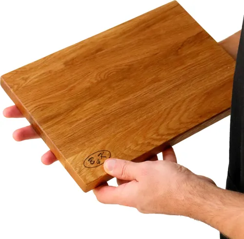 B4K Schneidebrett aus Eichenholz - Antibakterielle Oberfläche, Zweiseitig - Schneidebrett aus Eichenholz mit antibakterieller Oberfläche, langlebig und nachhaltig - ideal für vielseitigen Einsatz in der Küche.