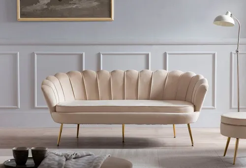 SalesFever Muschel-Sofa 3-Sitzer - Elegantes Sofa mit hochwertigem Samt-Bezug in Beige und edlem goldfarbenem Metallgestell, ideal für stilvolle Wohnräume.