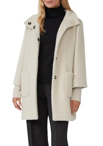Flauschiger Outdoor-Mantel - Funktionsjacke mit Stehkragen und Rippbündchen, ideal für kalte Tage und Outdoor-Aktivitäten.