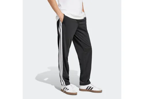 adidas 3-Streifen Trainingshose M 3S TR OH PT - Bequeme Sporthose für aktiven Lifestyle, aus leichtem, weichem Material. Die ikonischen 3-Streifen verleihen einen sportlichen Look. Ideal für Training oder Freizeit, aus 100 % recycelten Materialien.