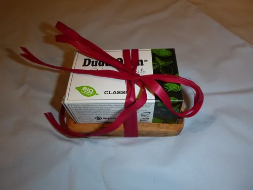 Dudu-Osun Classic, Schwarze Seife - 150 g Stück plus Seifenschale aus Olivenholz