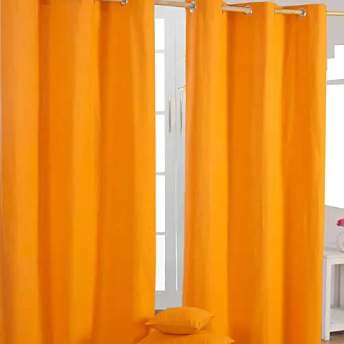 Homescapes Gardine Orange 2er Set mit Ösen, 100% Baumwolle, 137x117 cm - Einfarbiger Ösenvorhang in sattem Orange. Blickdicht und dennoch lichtdurchlässig, ideal für Wohn-, Schlaf- oder Kinderzimmer. Einfach anzubringen und perfekt kombinierbar mit unseren dekorativen Kissen und Tagesdecken.