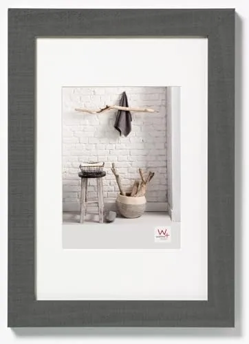Walther Design Bilderrahmen grau 60 x 90 cm mit Passepartout - Wand- & Tischbilderrahmen aus Holz mit sägerauer Oberfläche, vielseitig einsetzbar mit Passepartout für 42 x 59,4 cm oder ohne für 60 x 90 cm Fotos.