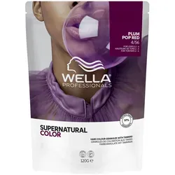 Wella Professionals Supernatural Color 4/56 Plum Pop Red 120 g - Pflanzenbasierte Haarfarbe ohne Aufhellungseffekt für lebendige Reflexe. Bietet bis zu 100 % Graukaschierung in nur 2 Schritten und stärkt das Haar während des Färbens. Ideal für natürliche und intensive Farbergebnisse.