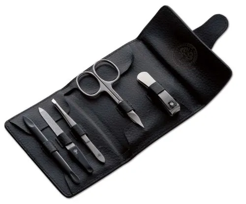 Böker Arbolito Manicure Set Classic, schwarz - Fünfteiliges Maniküre-Set aus rostfreiem Edelstahl in edlem Rindleder-Etui, ideal für die perfekte Nagelpflege unterwegs.