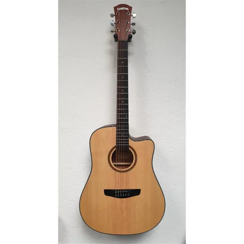 Cascha HH2073 Stage Series Dreadnought Westerngitarre - Akustische Gitarre für Anfänger, 4/4 Dreadnought-Form aus hochwertigem Okoume, inklusive 3 Plektren für den sofortigen Einstieg in die Musik.