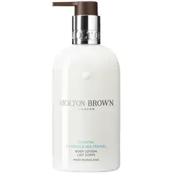 MOLTON BROWN Coastal Cypress & Sea Fennel Body Lotion 300 ml - Cremen und Ölen: Luxuriöse Bodylotion mit australischem Meeresfenchel und salziger Zypresse für intensive Feuchtigkeit und erfrischenden maritimen Duft.